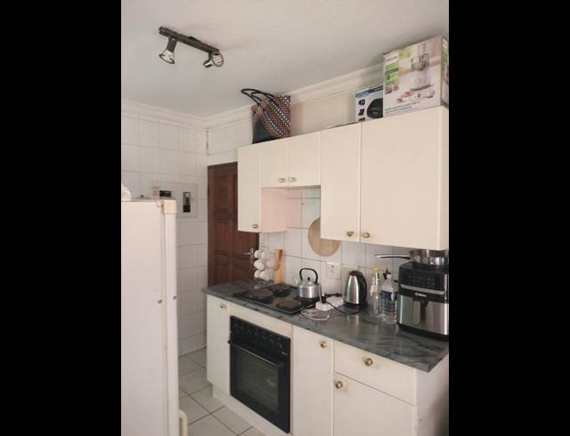 2 BEDROOM APARTMENT FOR SALE IN ROODEPOORT WEST